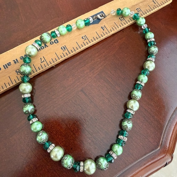 Vintage Jewelry - Vintage Green Beads Necklace